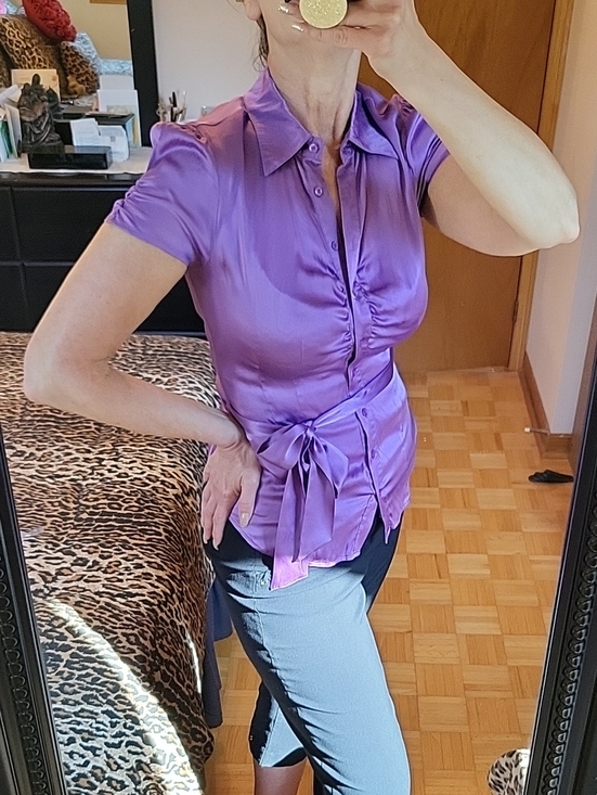 le chateau Tops - Le Chateau Lilac Purple Stretch Silk Tailored Short Sleeve Blouse with Belt, M